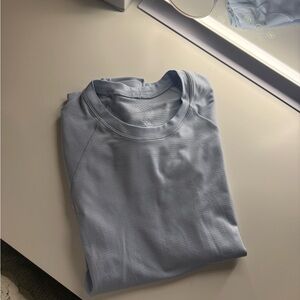 Lululemon women’s long sleeve top